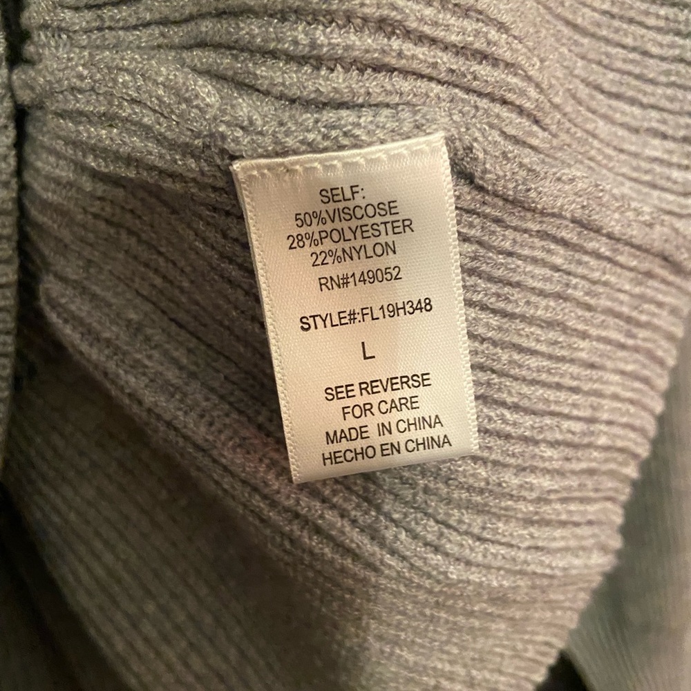 Sweater - Picture 8 of 8